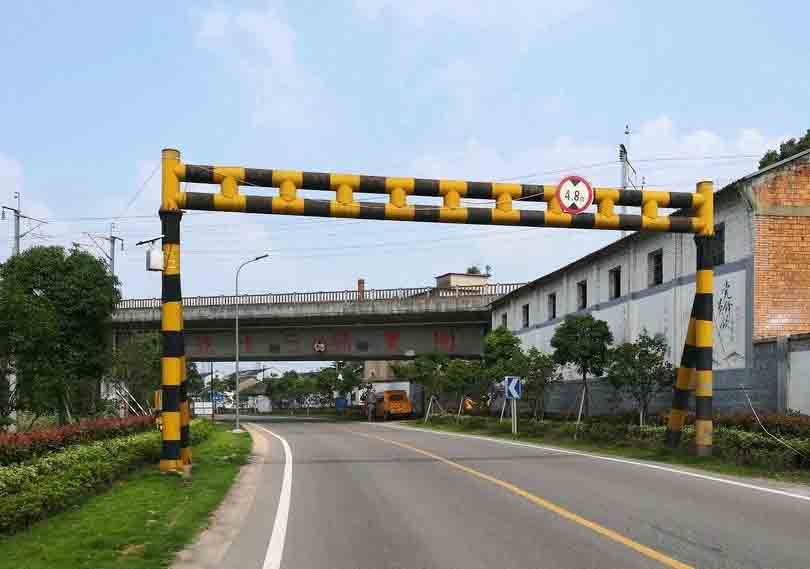 文山铁路限高架
