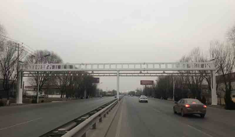 文山公路限高杆